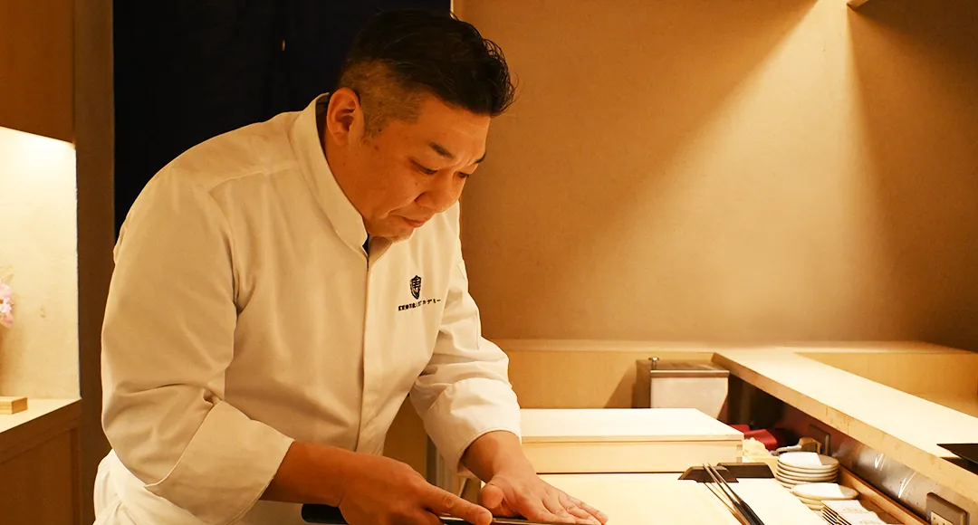 業界トップクラスの現役寿司職人が講師陣